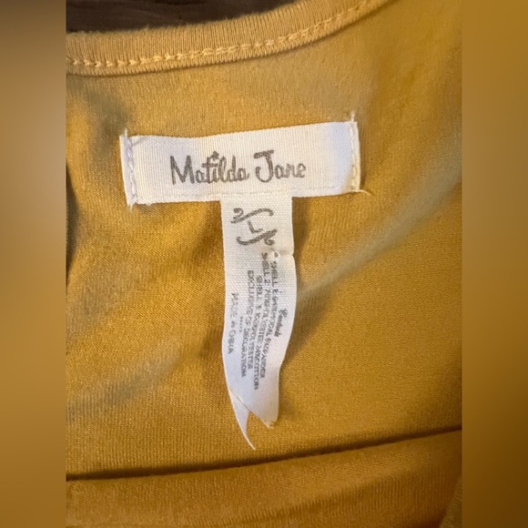 Matilda Jane Bocce Ball Golden Yellow Lace Back Top Size Large E26 - Picture 4 of 7